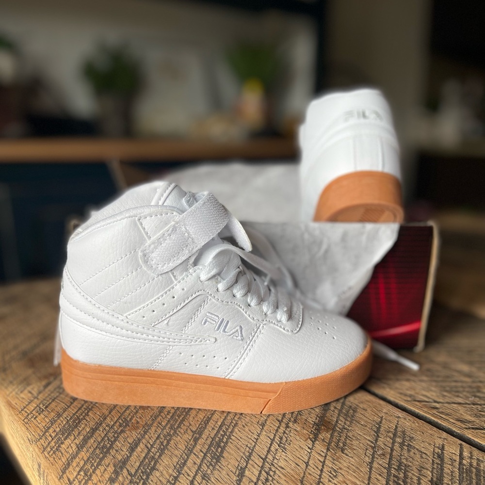 New with box. Fila high tops. Size 12 kids